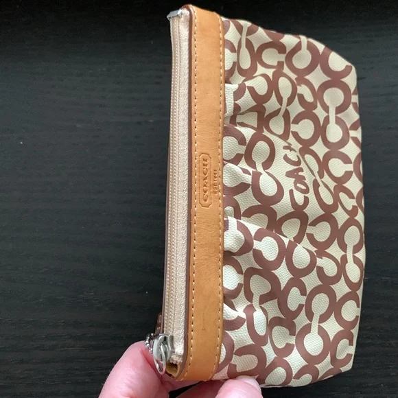 Coach pouch - Picture 4 of 4